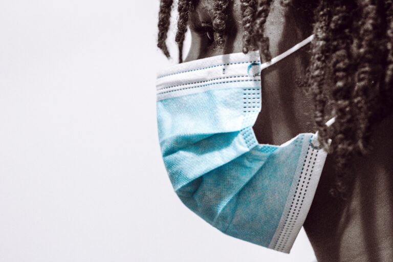 Le Port du Masque "peu efficace" face aux virus ?